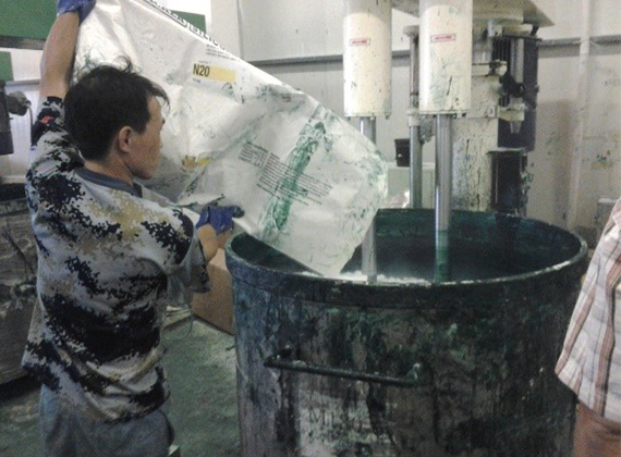 化工投料粉尘治理案例